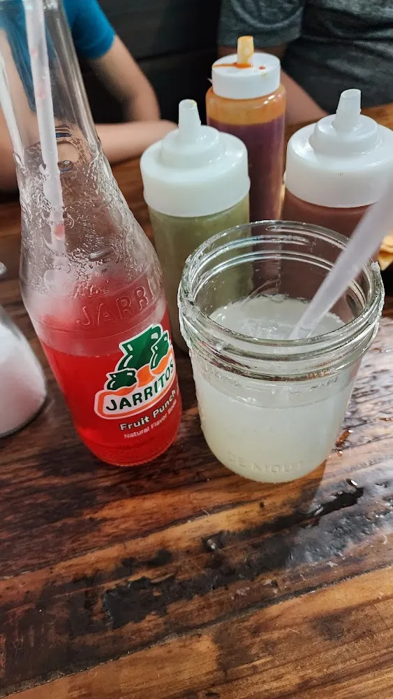Limonada Y Jarrito